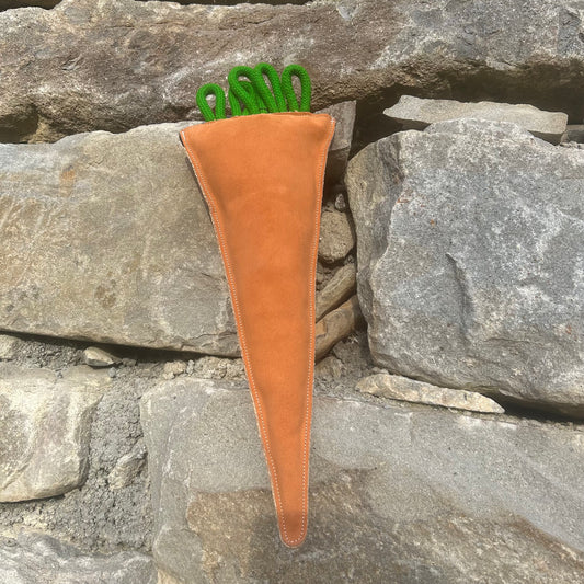 Jouet carotte pour cheval ~  Hippo-Tonic