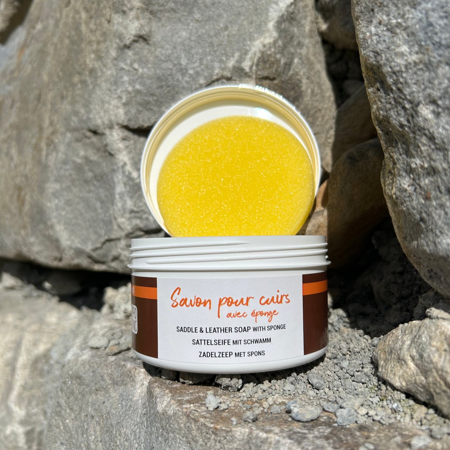 Savon pour cuir ~  HIPPOTONIC 250ml