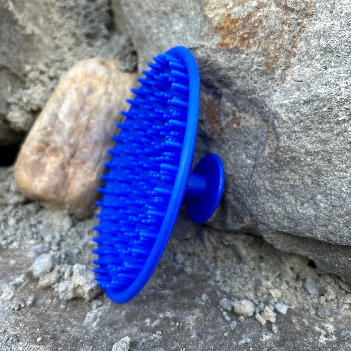 Étrille ronde en plastique ~ HIPPO-TONIC